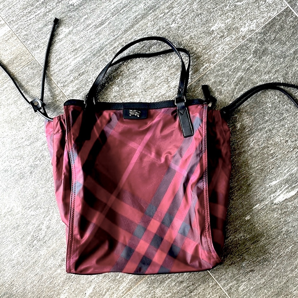 Burberry Buckleigh Shopper Tote